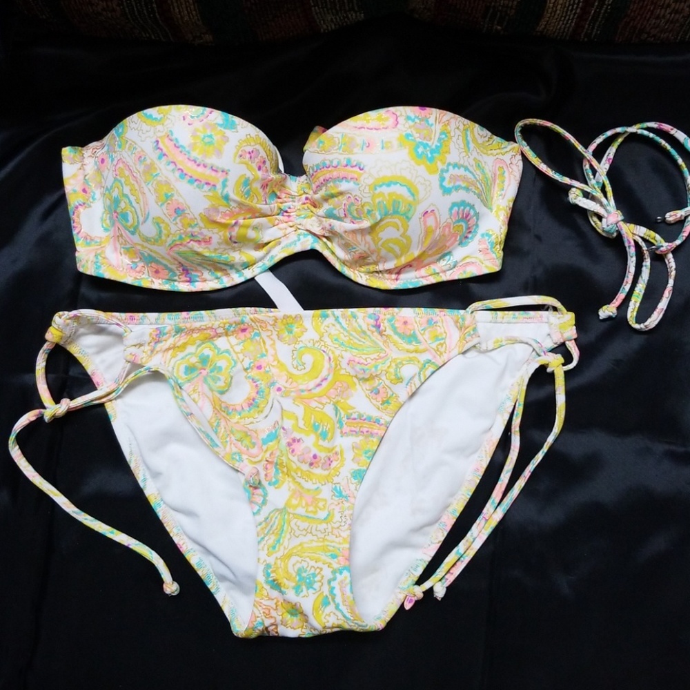 Victoria secret 32D white gold paisley bikini - Picture 1 of 4